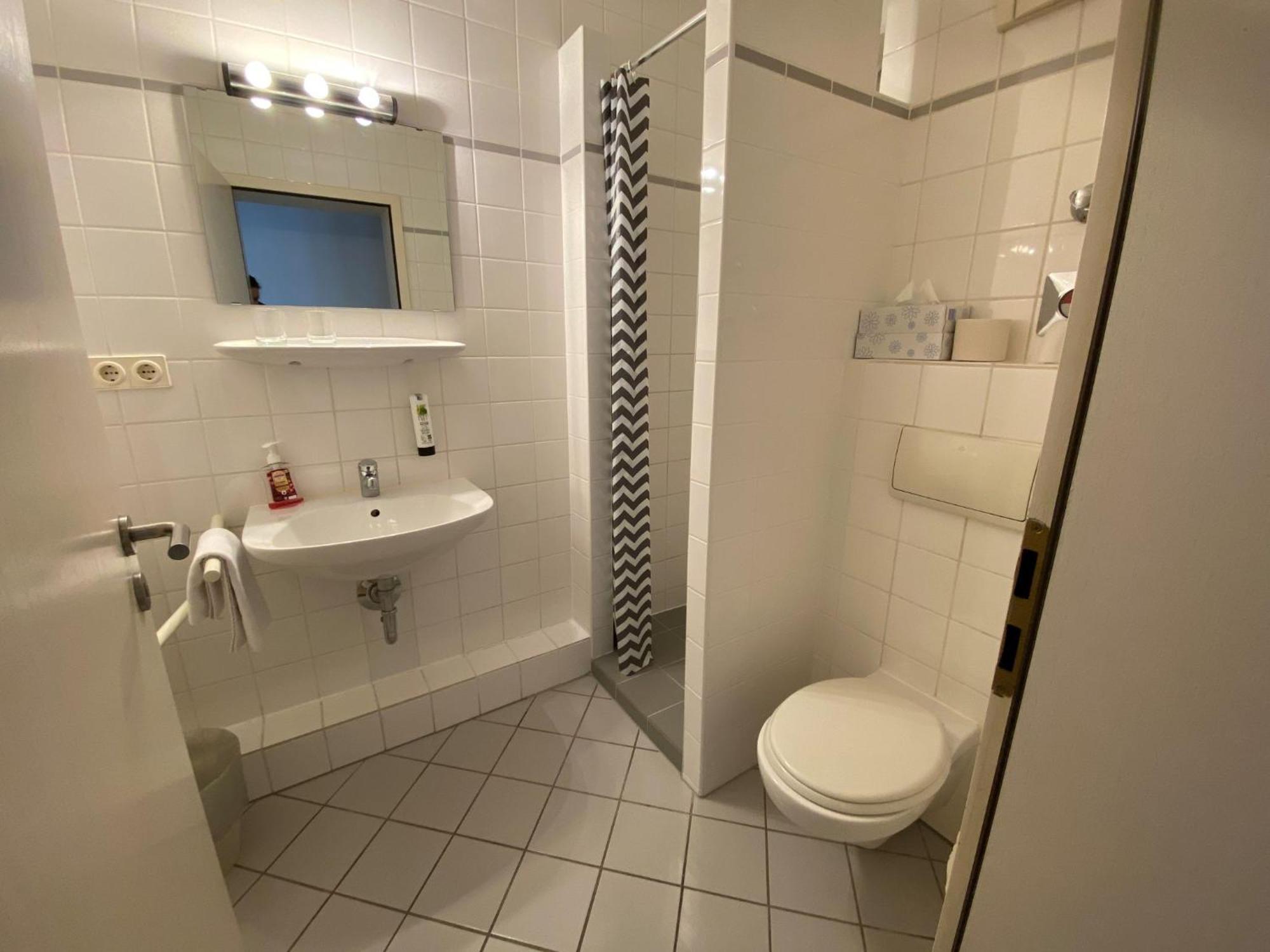 Avalon Bed & Breakfast Themen/- Nichtraucherhotel هانوفر المظهر الخارجي الصورة