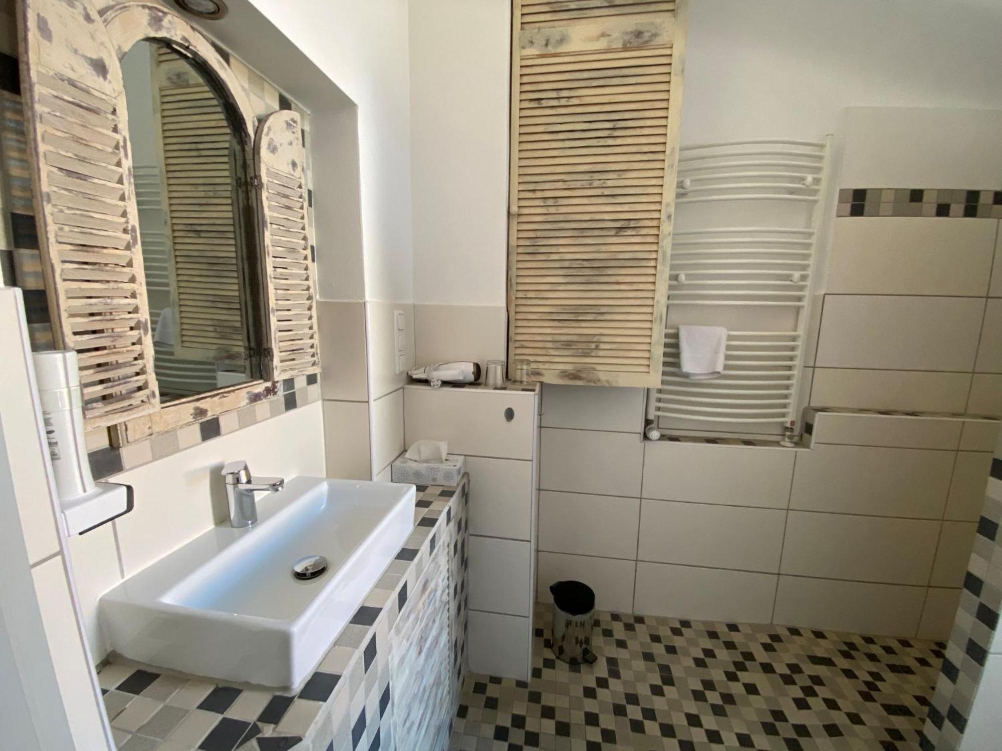 Avalon Bed & Breakfast Themen/- Nichtraucherhotel هانوفر المظهر الخارجي الصورة