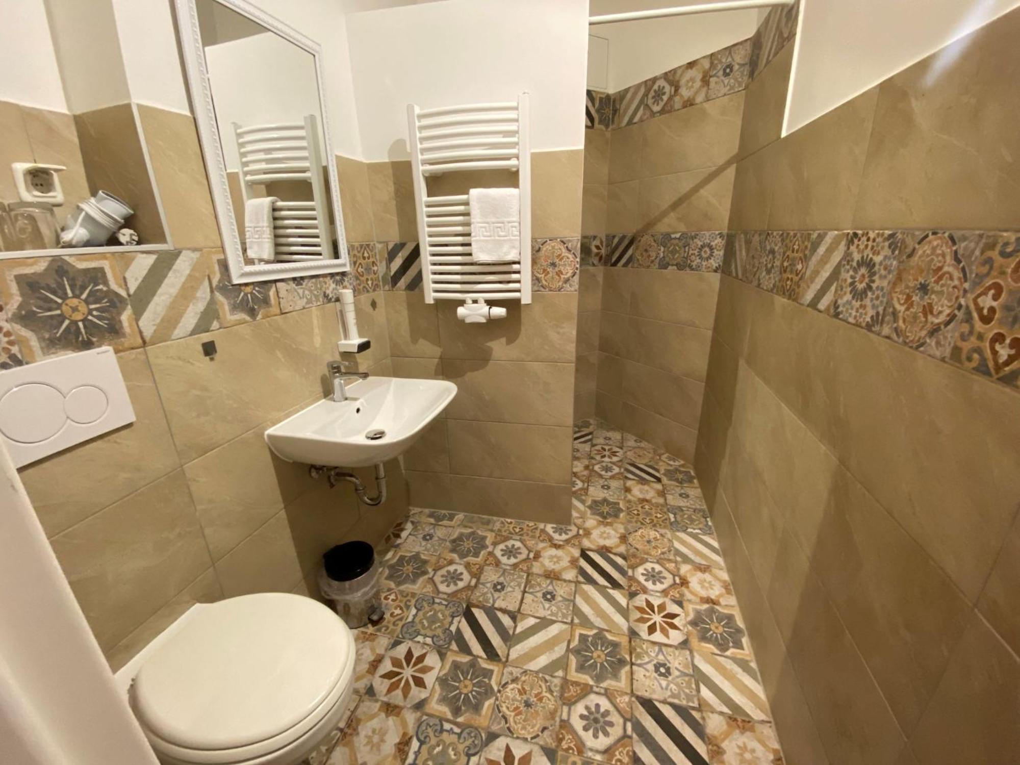 Avalon Bed & Breakfast Themen/- Nichtraucherhotel هانوفر المظهر الخارجي الصورة